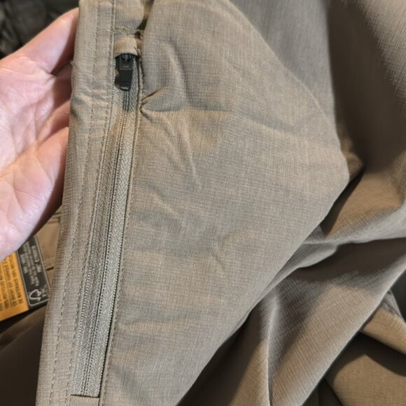 B.C Clothing Shorts 100% Polyester Size 38 - Picture 7 of 7